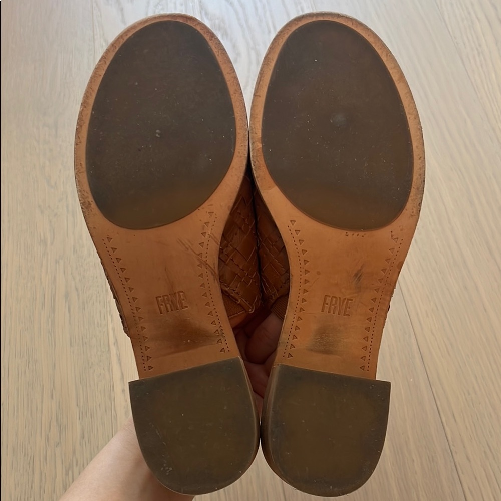 FRYE Women's cognac brown woven mules (SIZE 7.5) - Picture 4 of 7